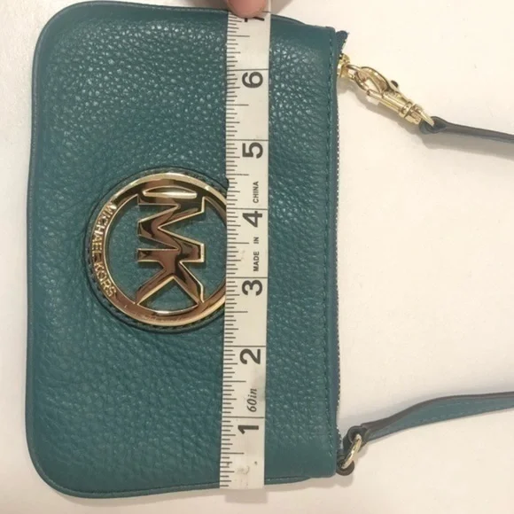 Michael kors green leather wristlet mini bag - Picture 7 of 10